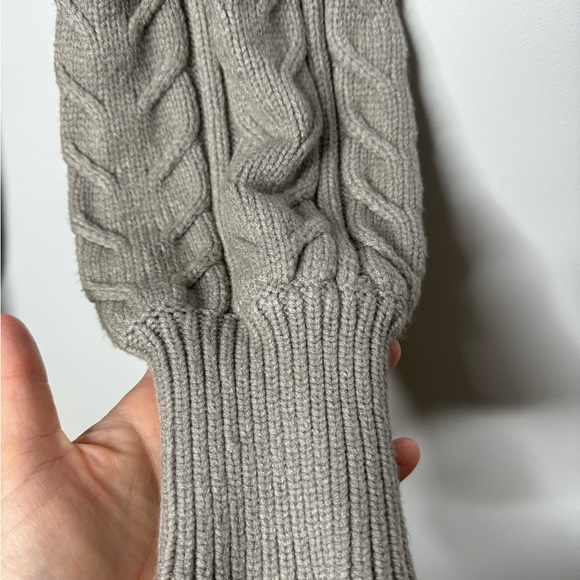 Gorgeous Camila Coelho Safaa Cropped Sweater in Grey - Picture 5 of 9